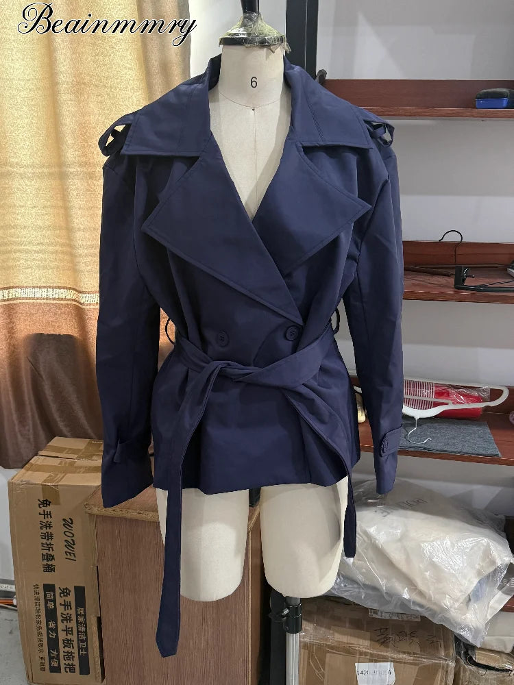 Gabardina Corta con Cordón · Mujer