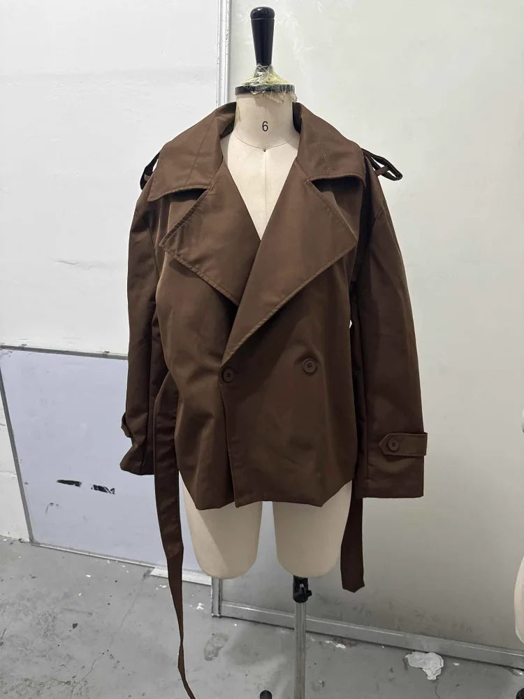 Gabardina Corta con Cordón · Mujer