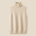 Chaleco cuello alto beige fondo crema